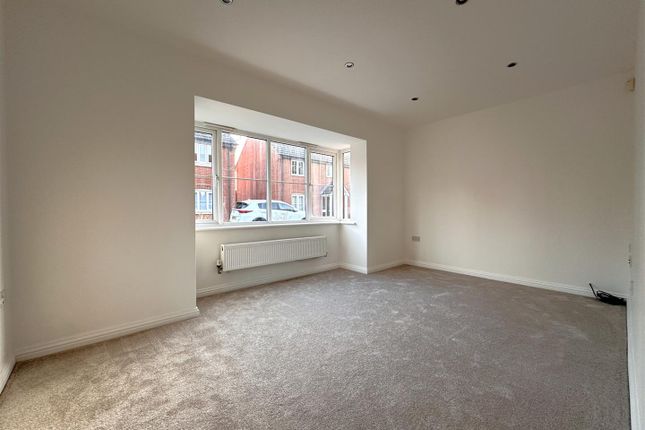 7, Garood Close, Newark photo 4