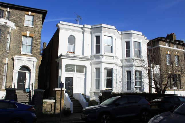 Studio flat on 7, Avenue Mansions, Blackheath Grove, Blackheath, £250,000