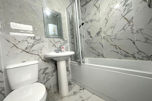90 Limbrick, Blackburn photo 5