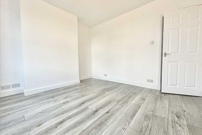52, Victoria Road, Kirkby in Ashfield photo 2