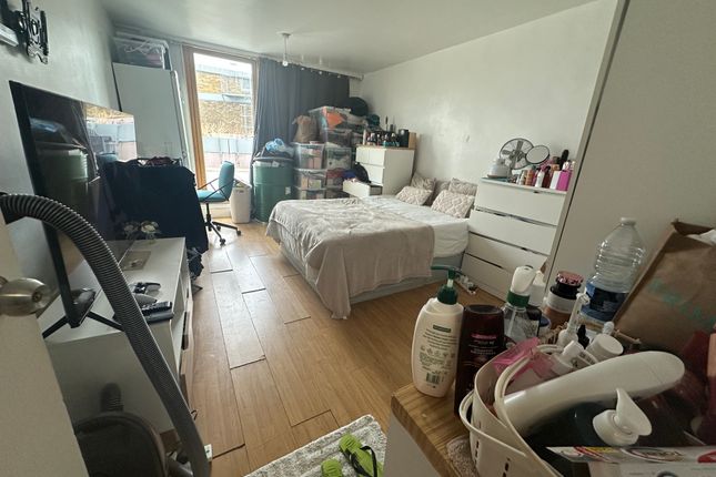 10, Bedwell House, London photo 2
