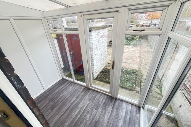 99, Marfleet Avenue, Hull photo 4