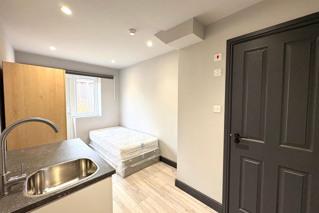 Flat 4, 40, Forbes Avenue, Potters Bar photo 2