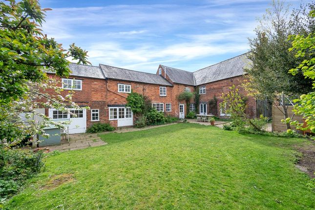 White House Farm, 20, Honeypot Lane, Lutterworth photo 2