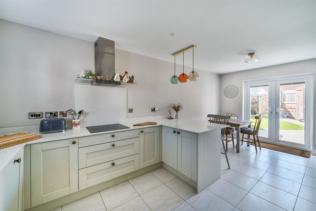 28, Northfield, Yetminster photo 2