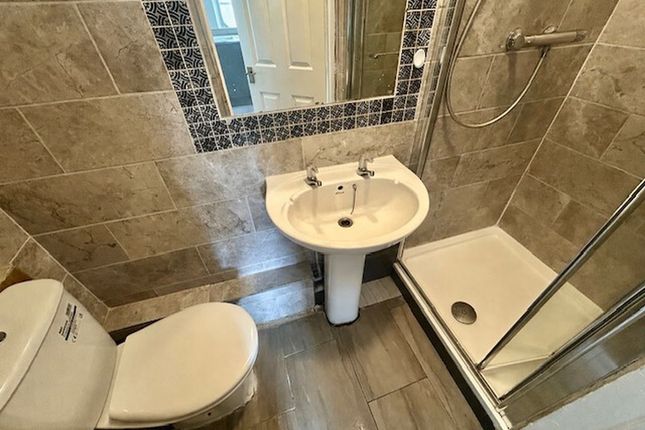 68a, Crombey Street, Swindon photo 4