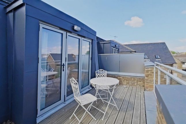 29, The Terrace, Rochester photo 2