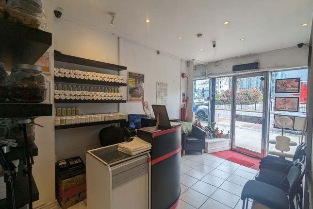 Retail premises to let in Finchley Road, London