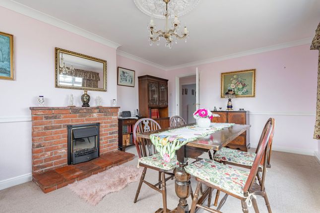 31 Bracken Avenue, Cromer photo 4