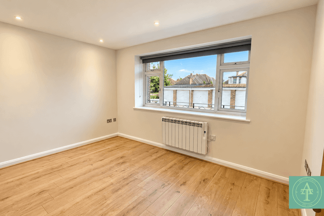 Flat 5 Ingleby Court, Compton Road, LONDON photo 4
