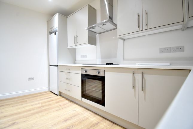 Thumbnail Flat to rent in Sunnyside Road East, London