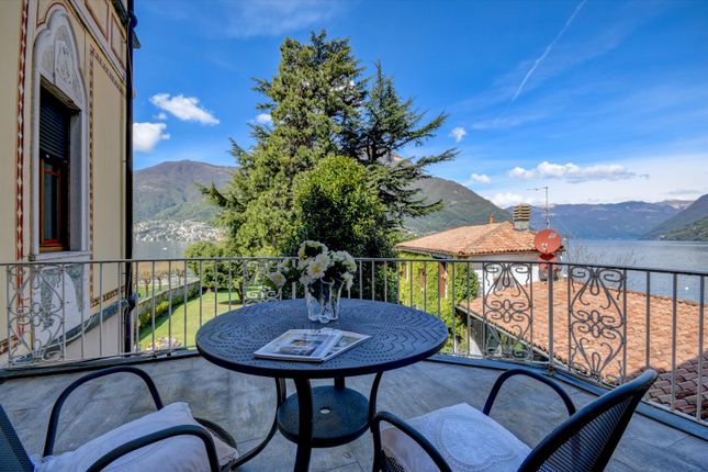 Villa for sale in Faggeto Lario, Lake Como, Lombardy, Italy