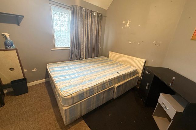 The Crossways, Hounslow photo 5