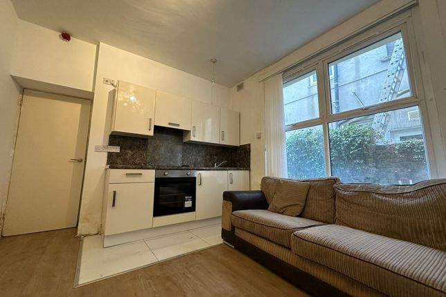 Flat 2, 24 Pen-Y-Lan Road, Cardiff photo 5