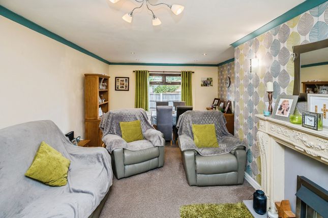 29, Trofryn, Wrexham photo 2