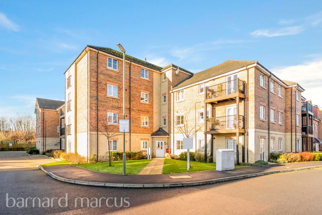 Thumbnail Flat to rent in Winter Close, Epsom