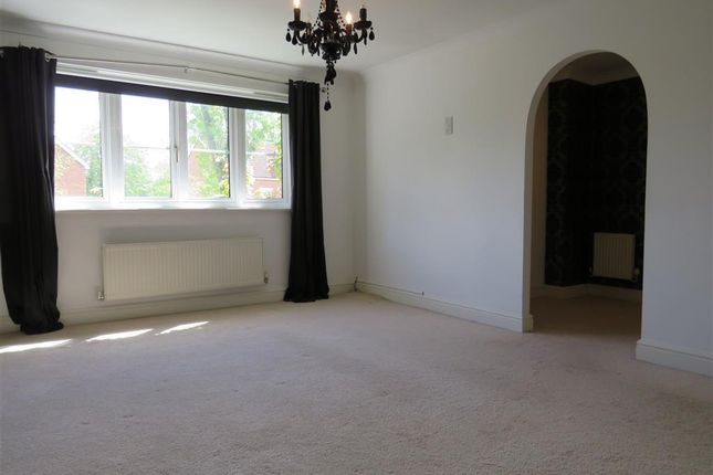 Detached house to rent in Stone Croft Court, Oulton, Leeds