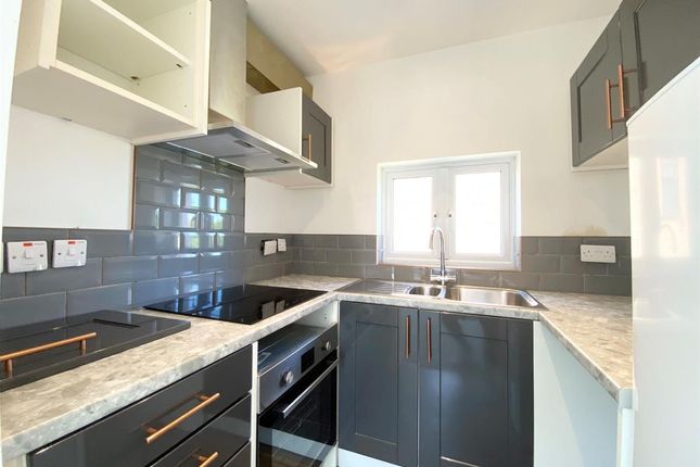 Flat 2, 38 Hawks Road, Hailsham photo 3