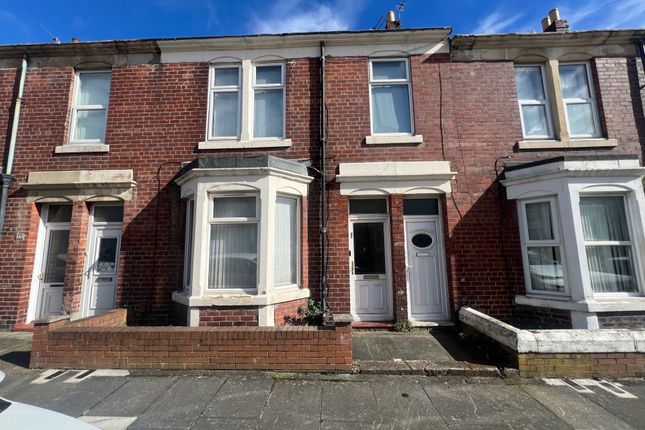 Thumbnail Flat for sale in Ash Grove, Wallsend