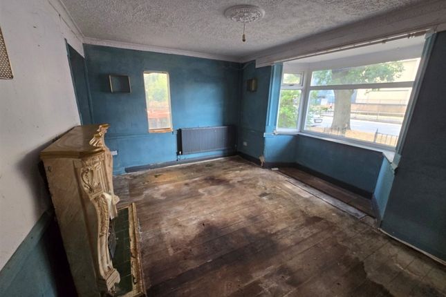 32, Poundswick Lane, MANCHESTER photo 4