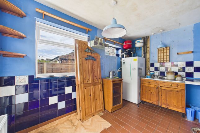 16, Woodland Way, York photo 3
