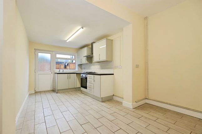 Sutton Road, Kidderminster photo 2
