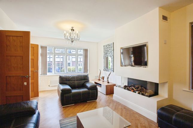 14, Patterdale Grove, Rotherham photo 3