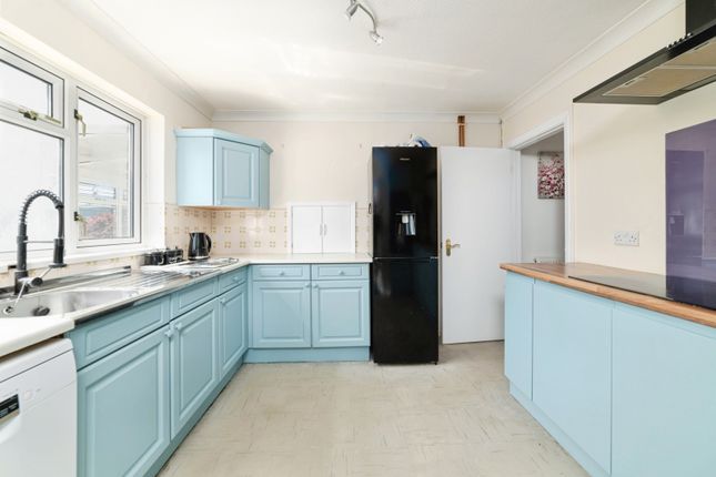 7, Heol Lotwen, Ammanford photo 4