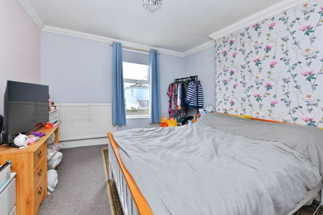 39, Victoria Road, Saltash photo 4