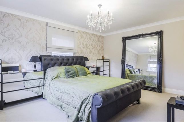 Flat for sale in Ongar Road, Romford