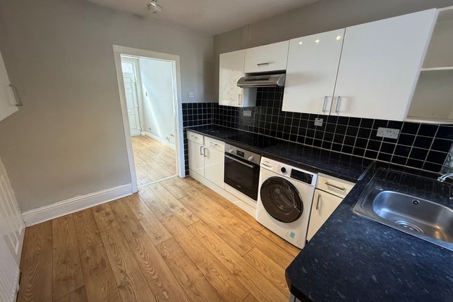 106, Nottingham photo 4
