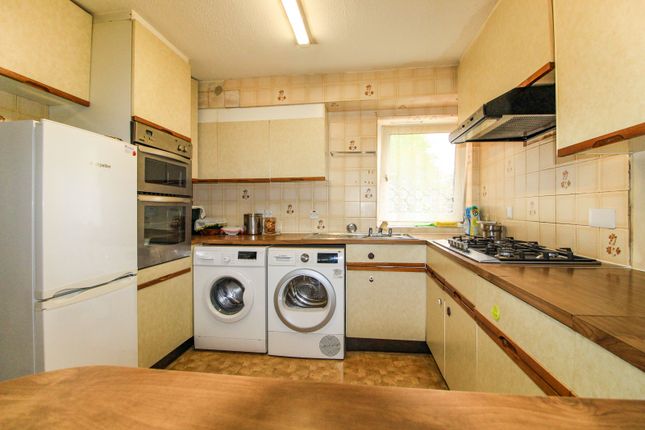 Flat for sale in Lime Tree Court, 5 The Avenue, Hatch End, Pinner