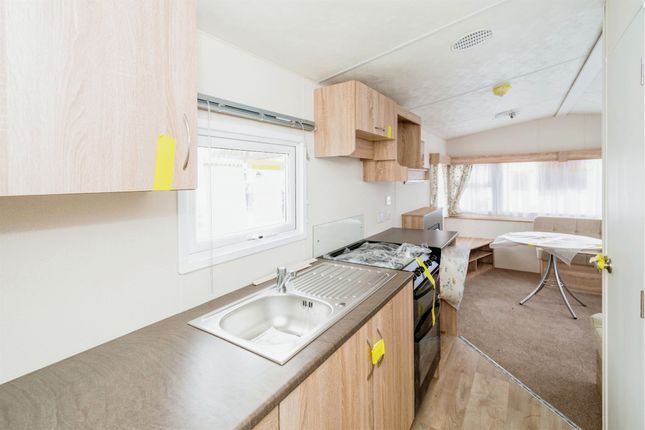 Mobile/park home for sale in Winchester Road, Fair Oak, Eastleigh