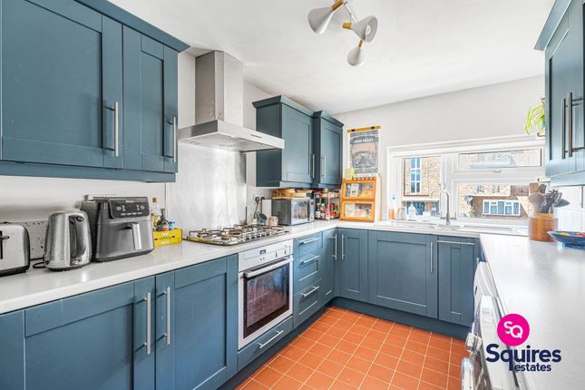 79 Basing Way, London photo 3