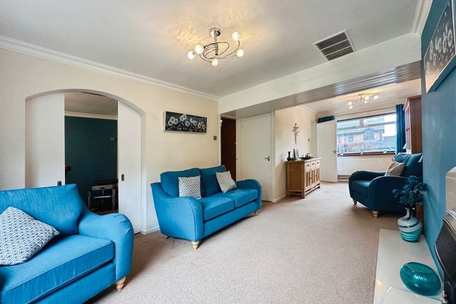 49, Woodfield Heights, Tettenhall, Wolverhampton photo 3