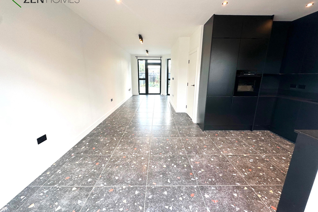 4 Tamarind Mews, London photo 5