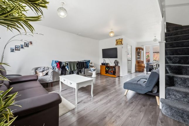 74, Herald Walk, Dartford photo 2