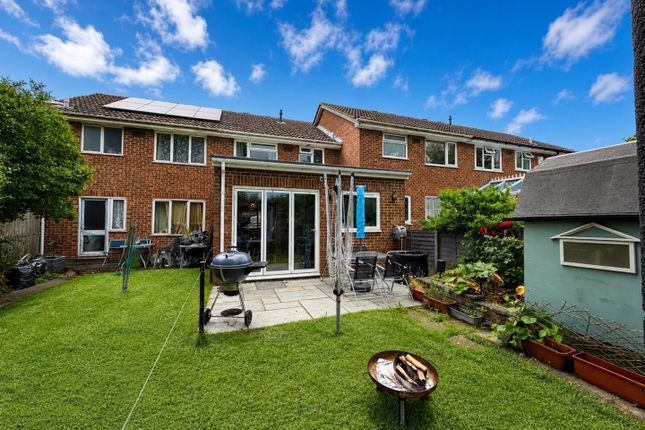 45, Viburnum Close, Ashford photo 2