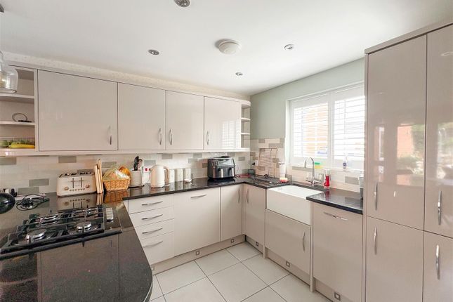 3, Upperton Grove, Littlehampton photo 4