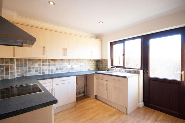 2, Pipers Close, Swindon photo 2