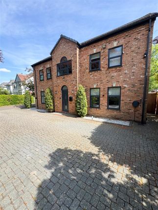 Thumbnail Detached house to rent in Manchester Road, Wilmslow