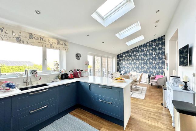 11, Crabtree Avenue, Stockport photo 4