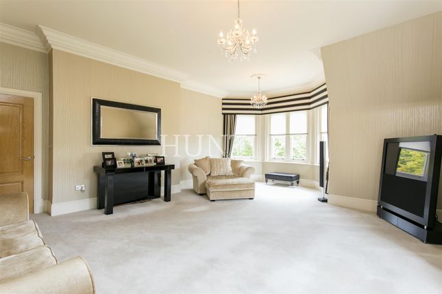 2-bed flat on 6, Montague House, Woodford Green, £595,000