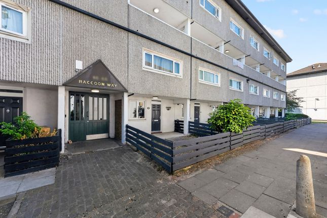 3-bed flat on 64 Raccoon Way, 64 Raccoon Way, Hounslow, £40,000