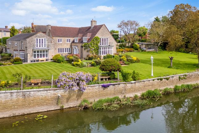 Thumbnail Detached house for sale in Grange Road, Bidford-On-Avon, Alcester