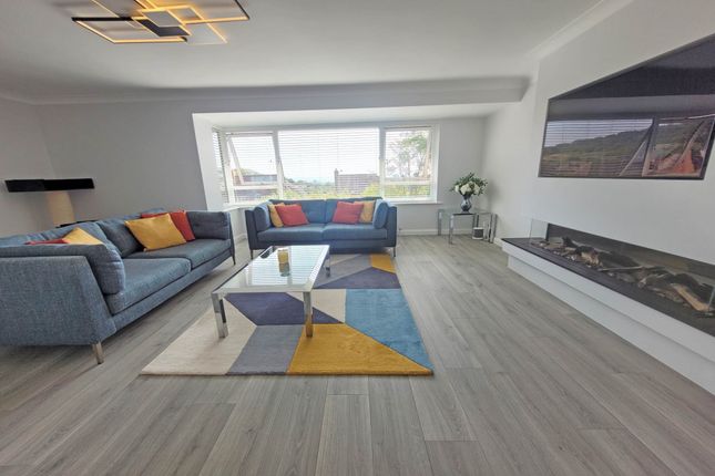 15, Lincoln Close, Eastbourne photo 4