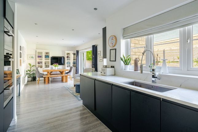 7, Hunloke Way, Malmesbury photo 4