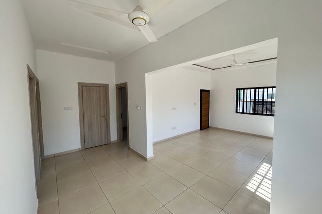 Bungalow for sale in 2 Bed Haja, Saba Estate, Taf City, Gambia