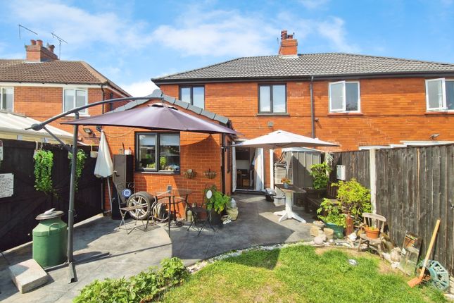 18, Crookesbroom Lane, Hatfield, Doncaster photo 3