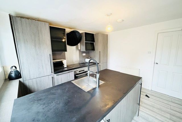6, COLCHESTER photo 2